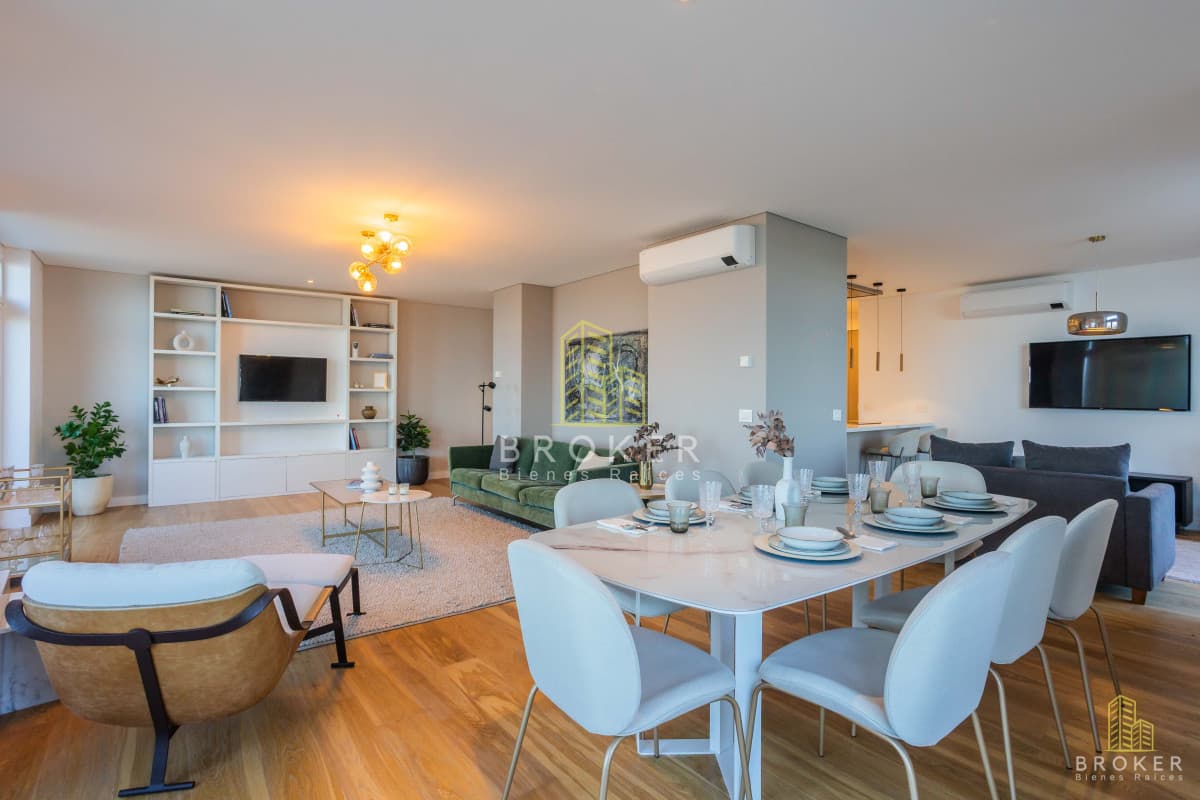 Apartamento en Rambla de Carrasco 4 dormitorios 5 baños