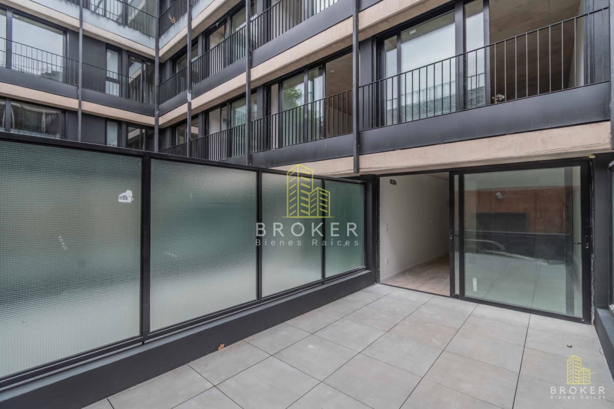 ¡RESERVADO! Dúplex en Punta Carretas Montevideo, a estrenar y con patio