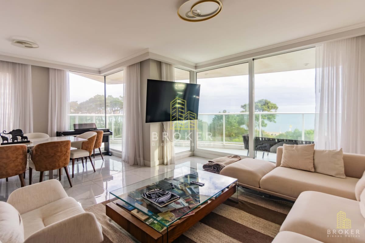 venta apartamento punta del este mansa 4 dormitorios vista al mar Paramount