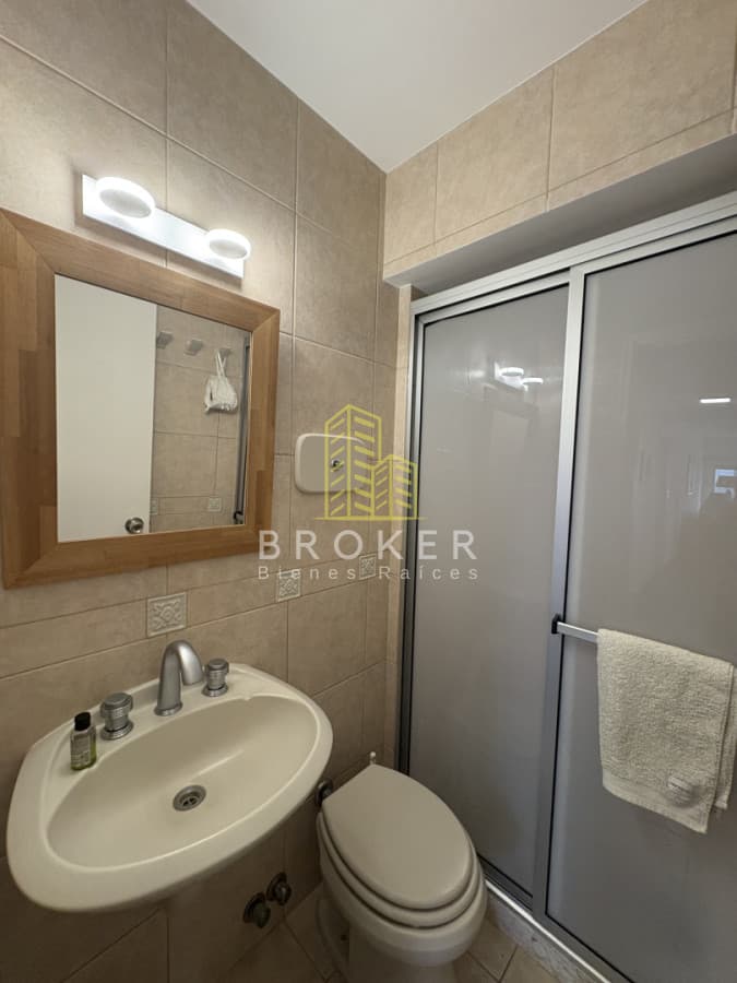 Venta Departamento en el Puerto de Punta del Este, con vista al mar