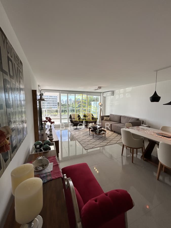 Alquiler de lujoso apartamento en la mejor zona de Punta del Este. Uruguay