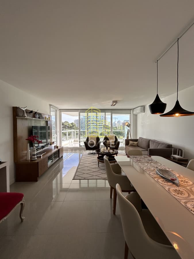 Alquiler de lujoso apartamento en la mejor zona de Punta del Este. Uruguay