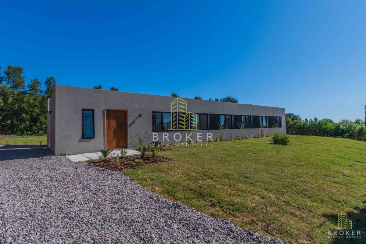Venta Casa 4 dormitorios A ESTRENAR Cumbres de Carrasco Barrio Privado