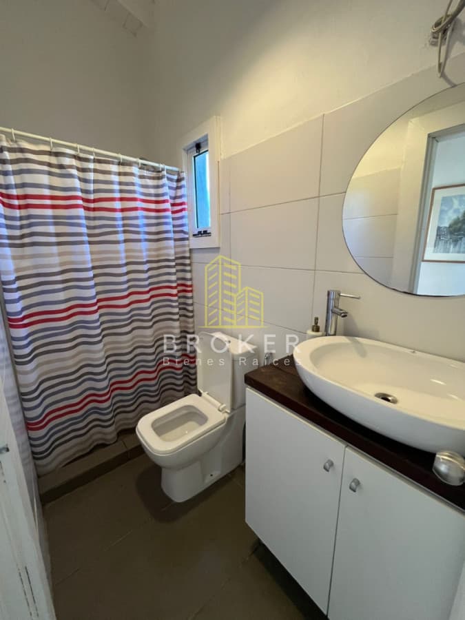Venta de muy linda casa en manantiales de 2 dormitorios + estar.