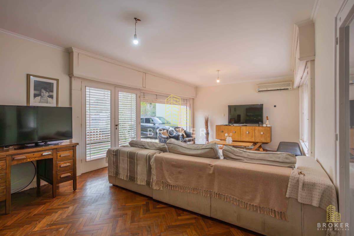 Venta de casa en Punta Gorda 4 dormitorios BROKER en Exclusiva
