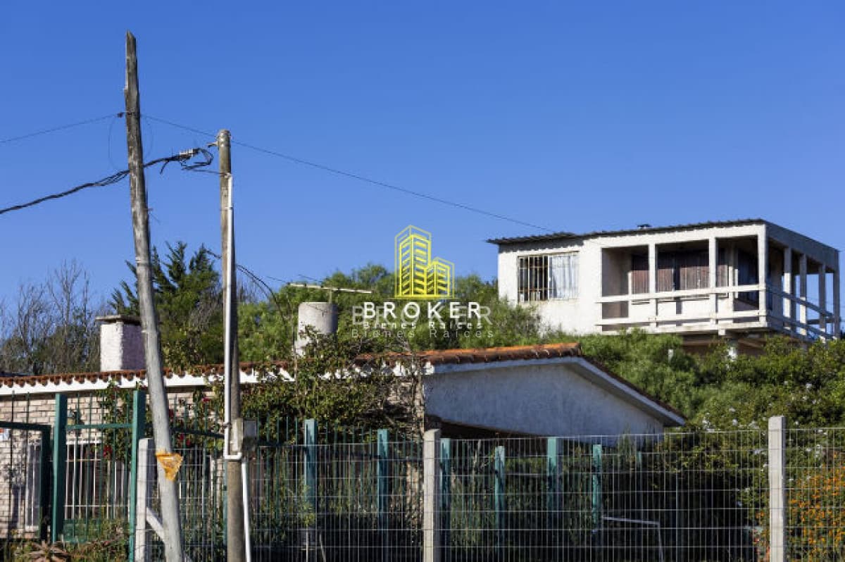 Casa y Apartamento en Venta en San Luis Canelones, a metros de la playa