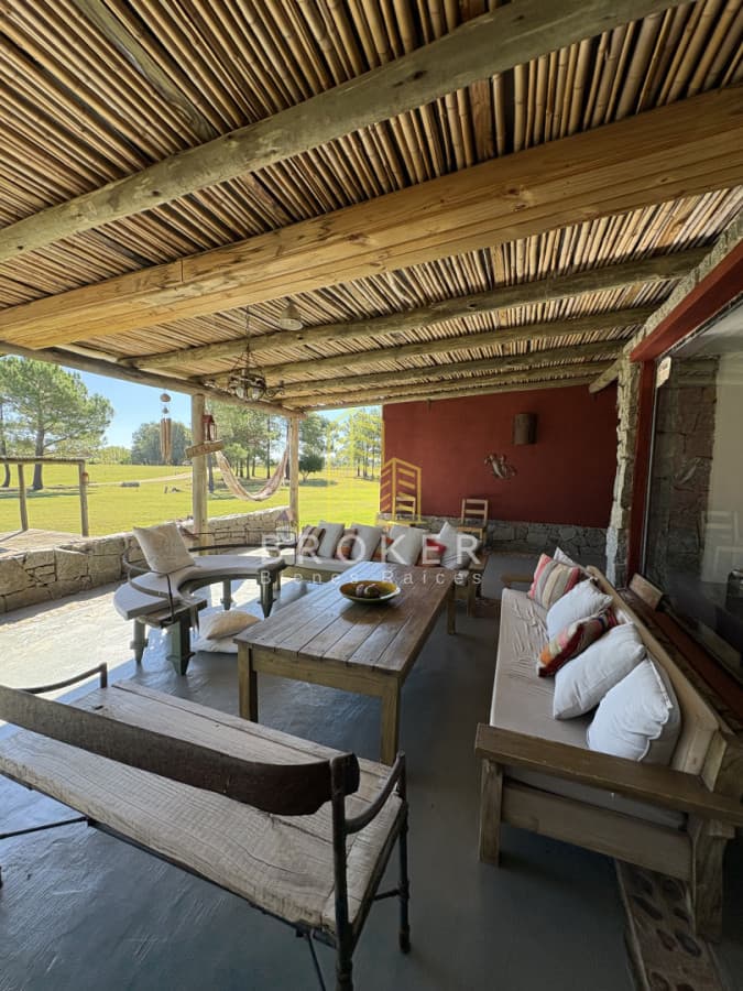 Impresionante casa de 6 dormitorios en aquiler anual