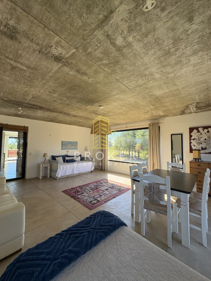 Impresionante casa de 6 dormitorios en aquiler anual