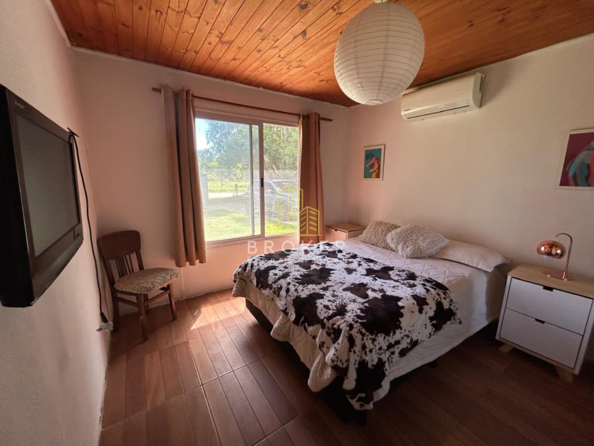 Alquiler anual de hermosa casa moderna en la Barra de 2 dormitorios