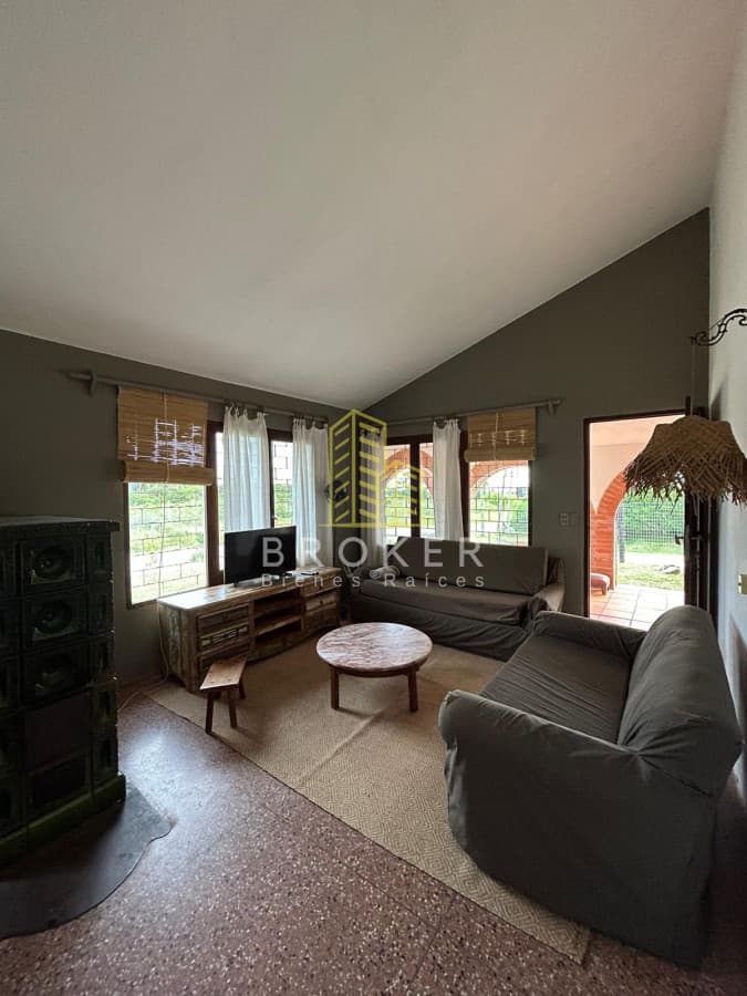 Alquiler Temporario Casa 2 dormitorios con jardín y fogón, Manantiales Punta del Este