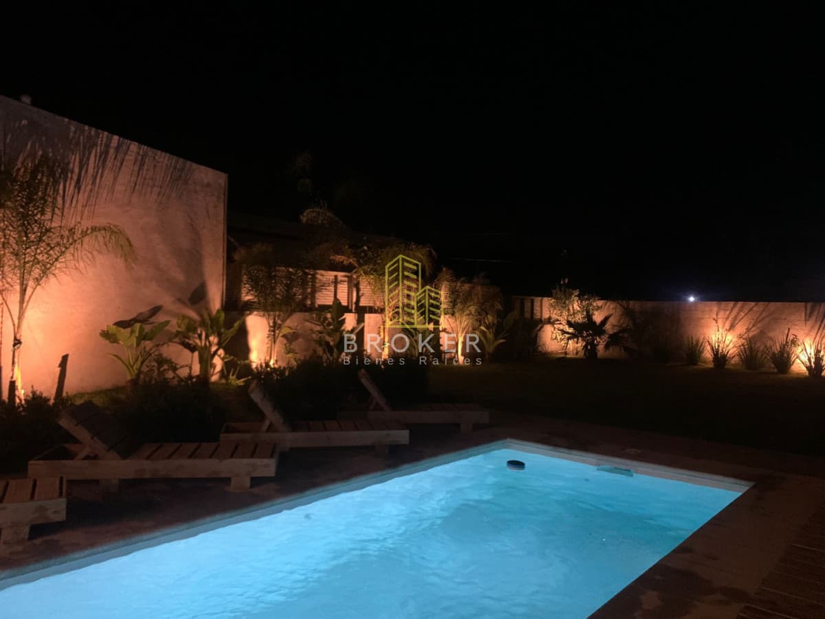 Alquiler Temporario Casa en Balneario Buenos Aires, a metros del mar