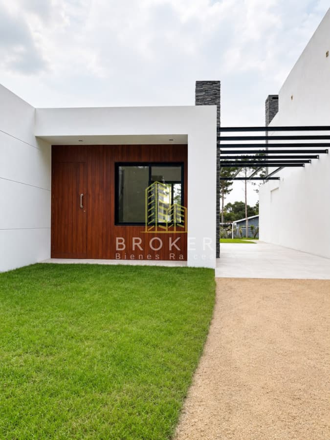 Casa en venta 3 dormitorios Punta del Este Pinares Burnett