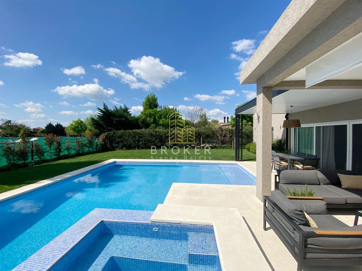 Casa Venta Haras Santa María - Barrio El Atardecer