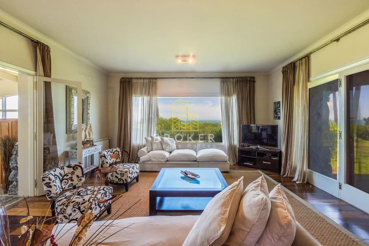 Venta Casa en Playa Mansa Punta del Este, mansión frente al mar