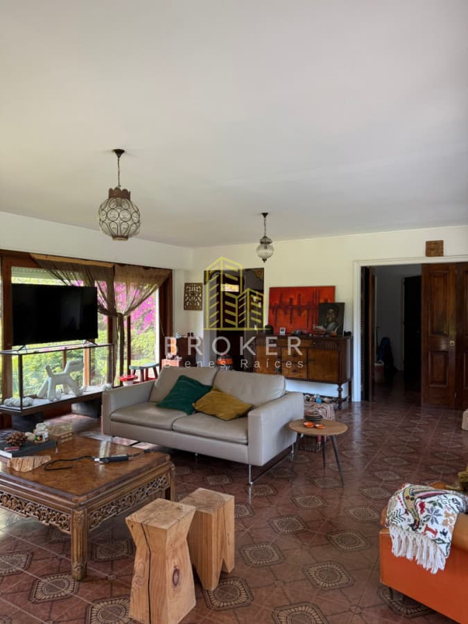 Excelente casa en venta en Barrio Lugano
