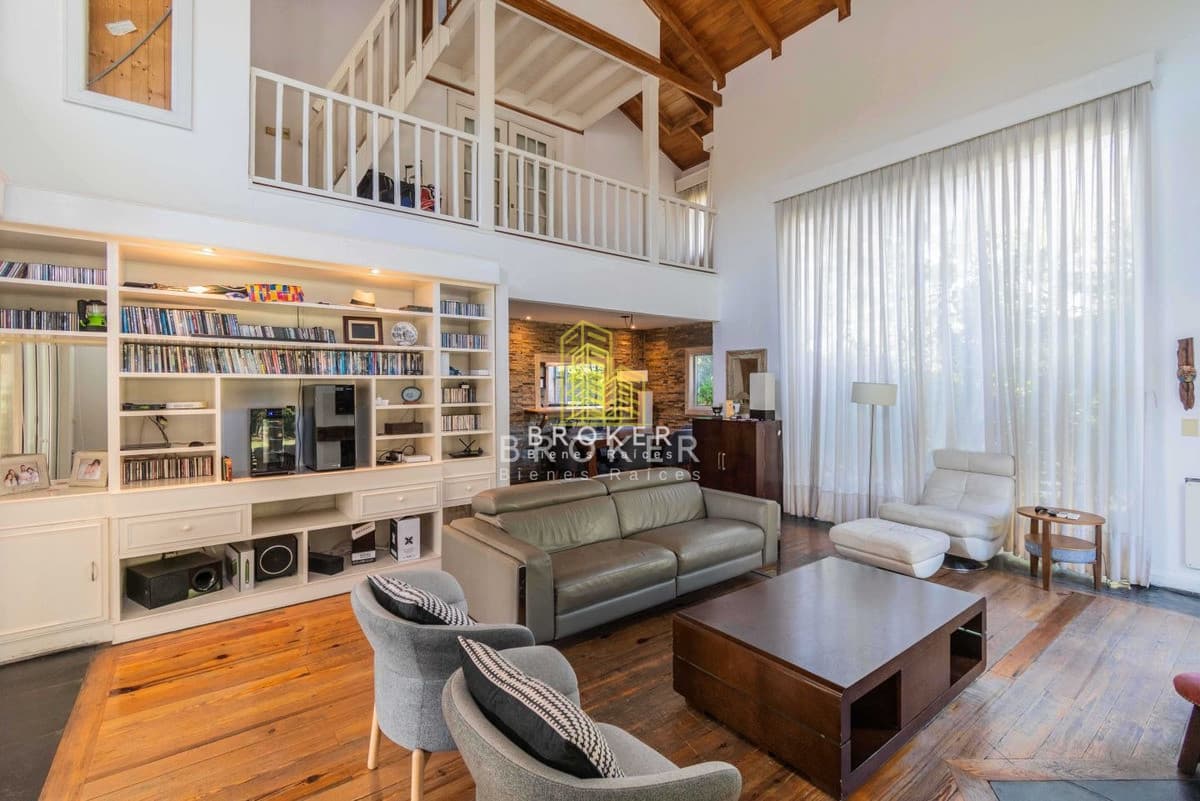 Venta Casa 5 Dormitorios En La Tahona Montevideo