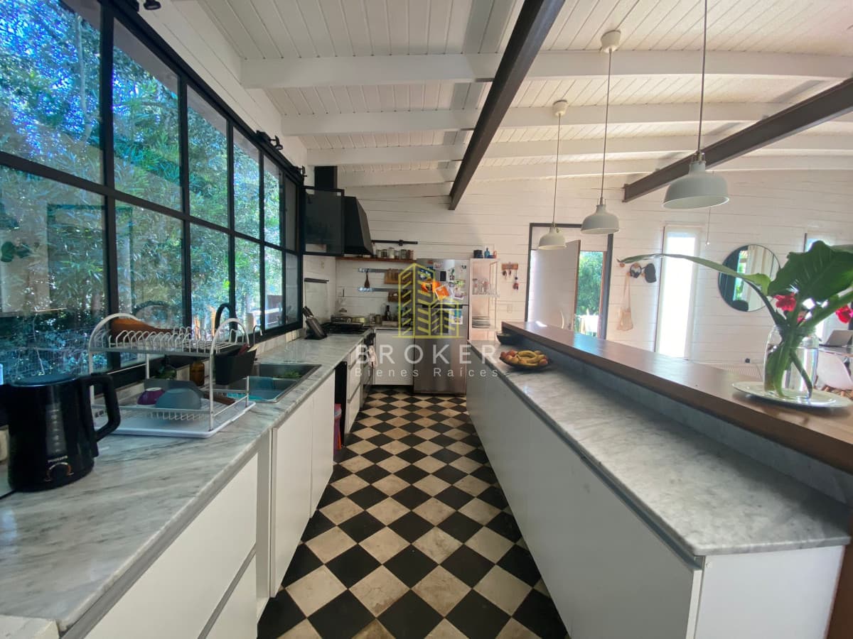 Alquiler anual y de temporada de casa 3 dormitorios en La Barra Punta del Este