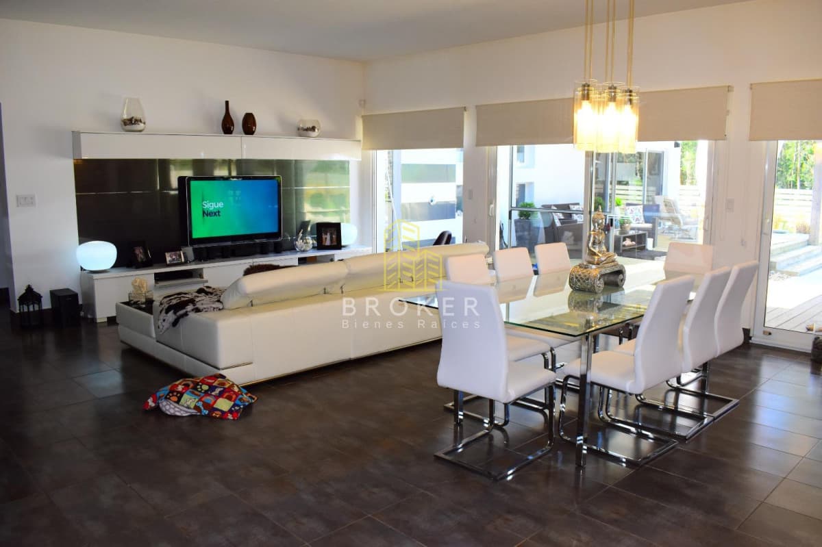 Venta Casa Pinares Punta del Este Burnett 3 suites piscina hermosa!