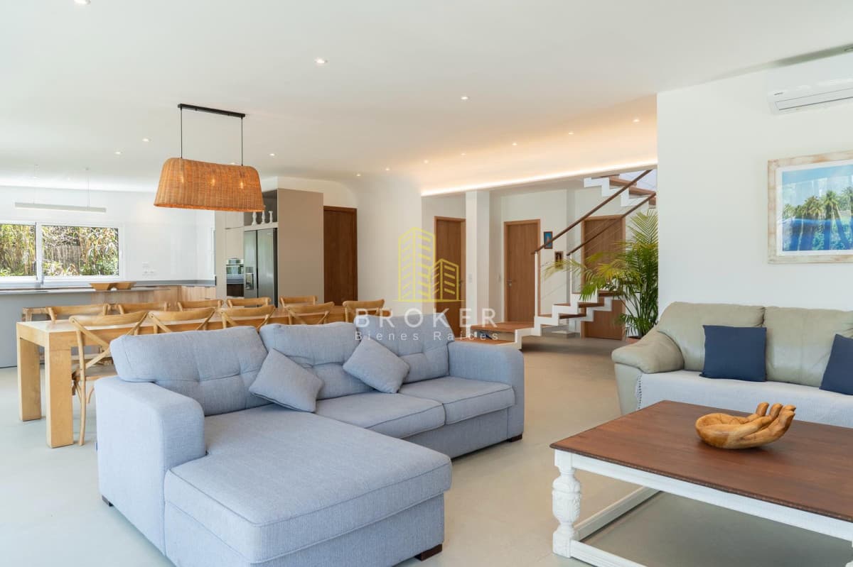 Alquiler de temporada Casa 4 dormitorios en La Barra, Punta del Este