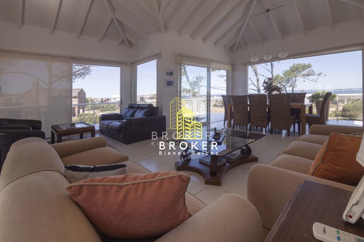 Venta Casa en La Barra Punta del Este, 7 dormitorios