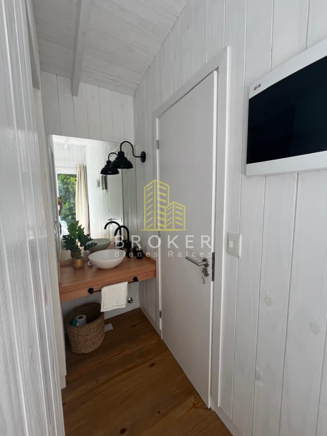 Alquiler de hermosa casa a estrenar de 2 dormitorios y 2 baños en santa monica