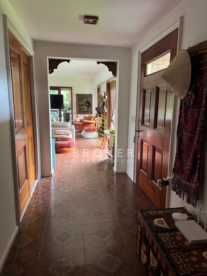 Excelente casa en venta en Barrio Lugano
