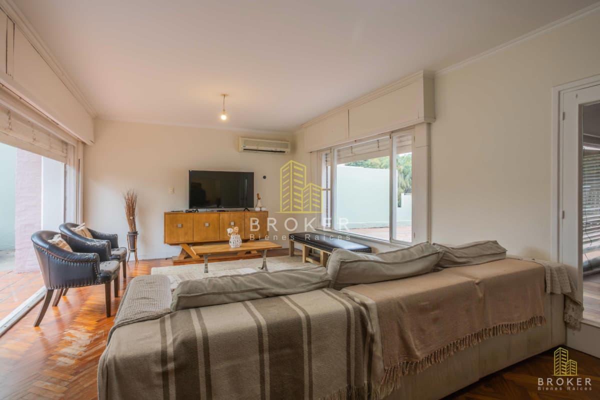Venta de casa en Punta Gorda 4 dormitorios BROKER en Exclusiva
