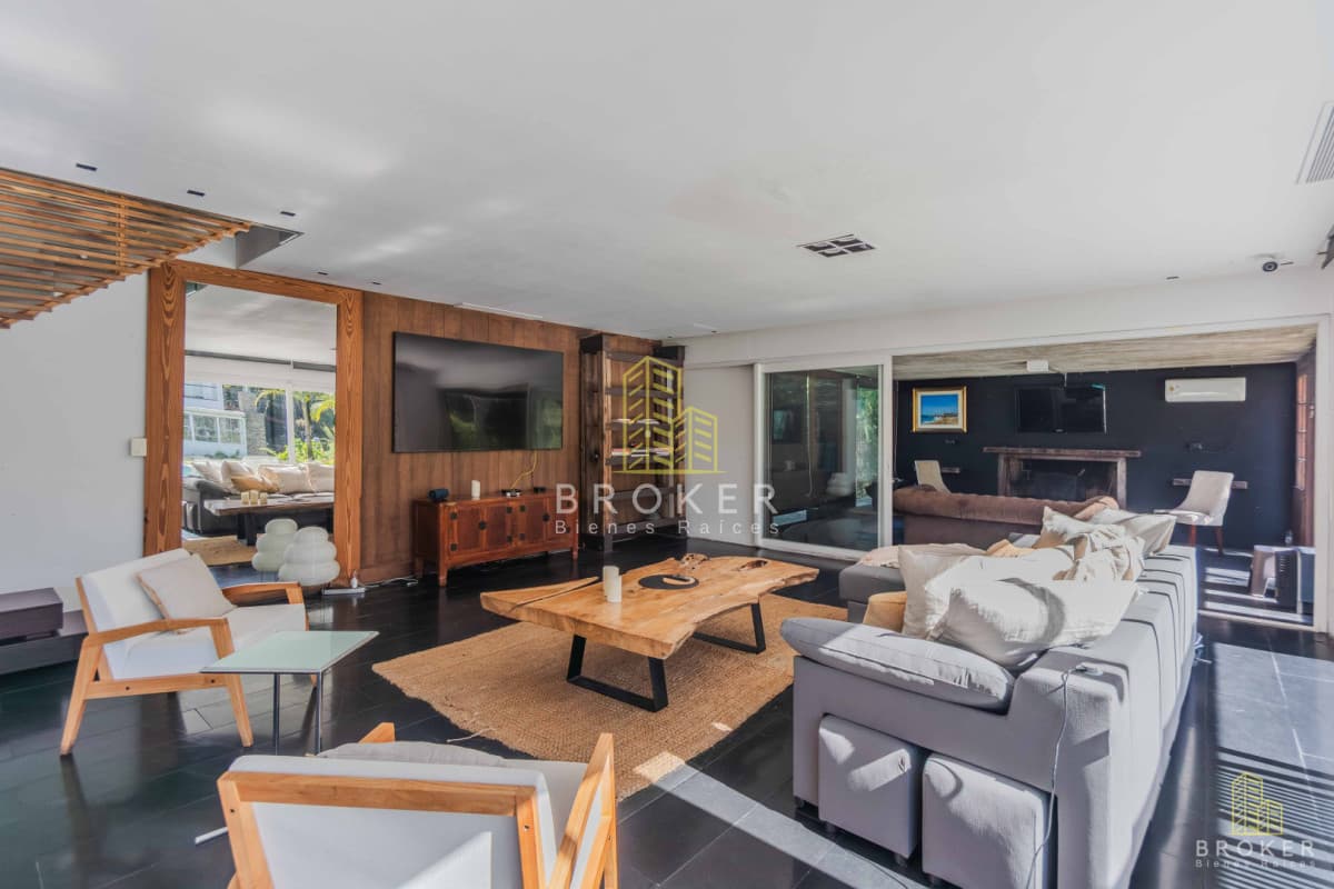 Venta Casa Punta del Este La Arbolada Barrio Privado, con piscina