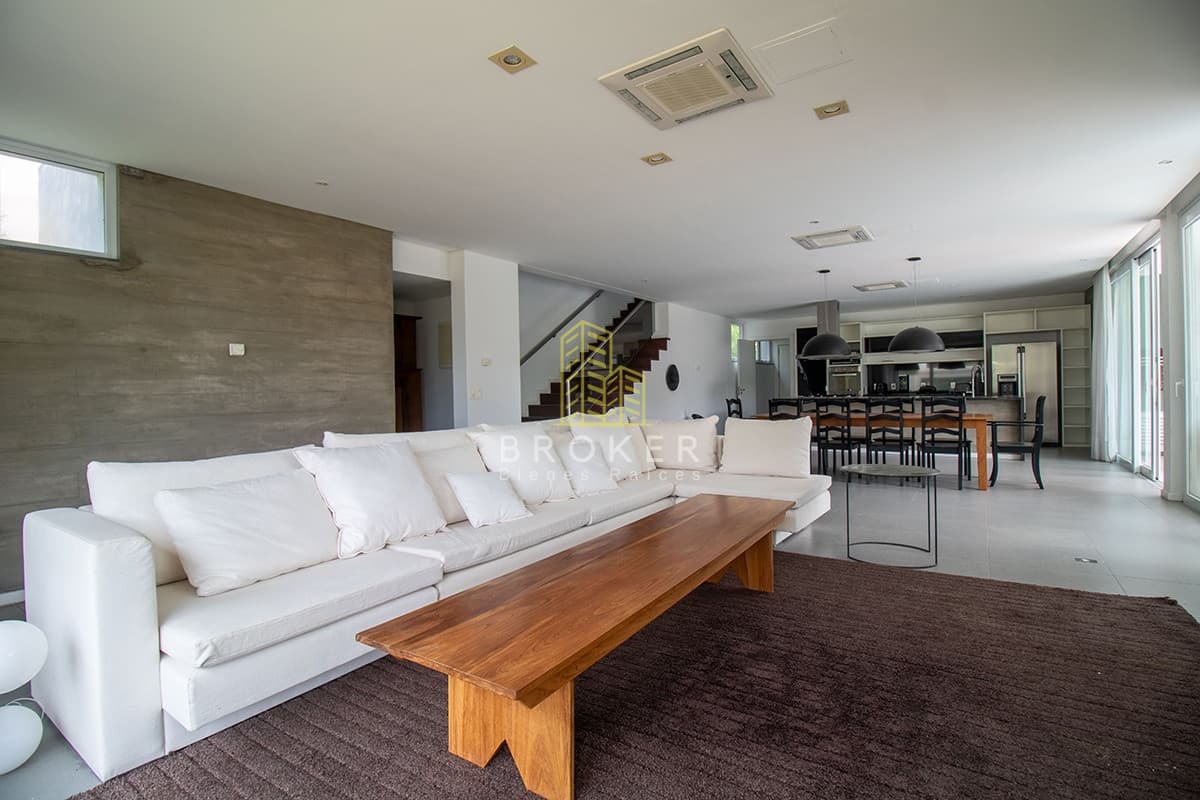 Venta de casa de categoria en Boulevard Park, Punta del Este.