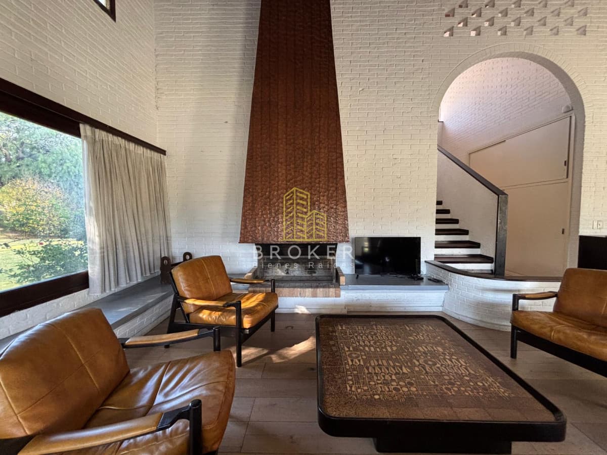 Alquiler anual casa en zona Playa Mansa