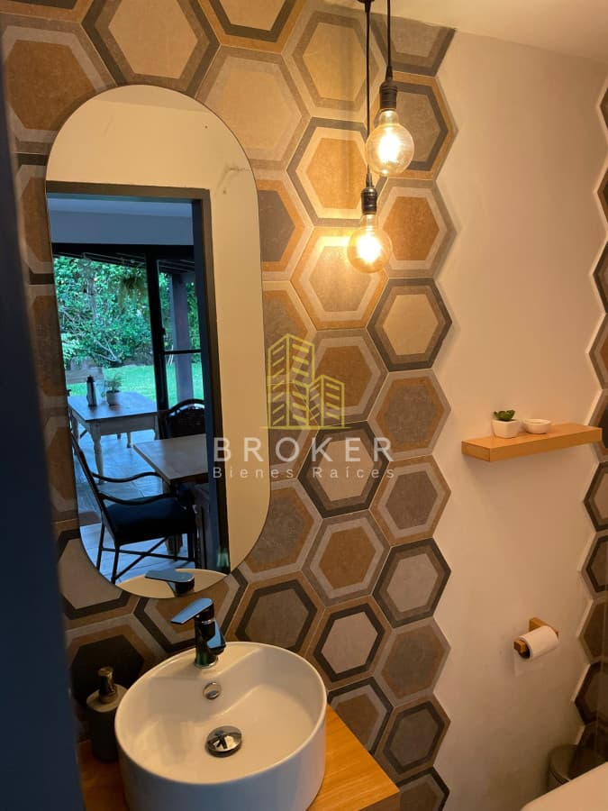 Alquiler hermosa y amplia casa con pileta climatizada en San Rafael, Punta del Este