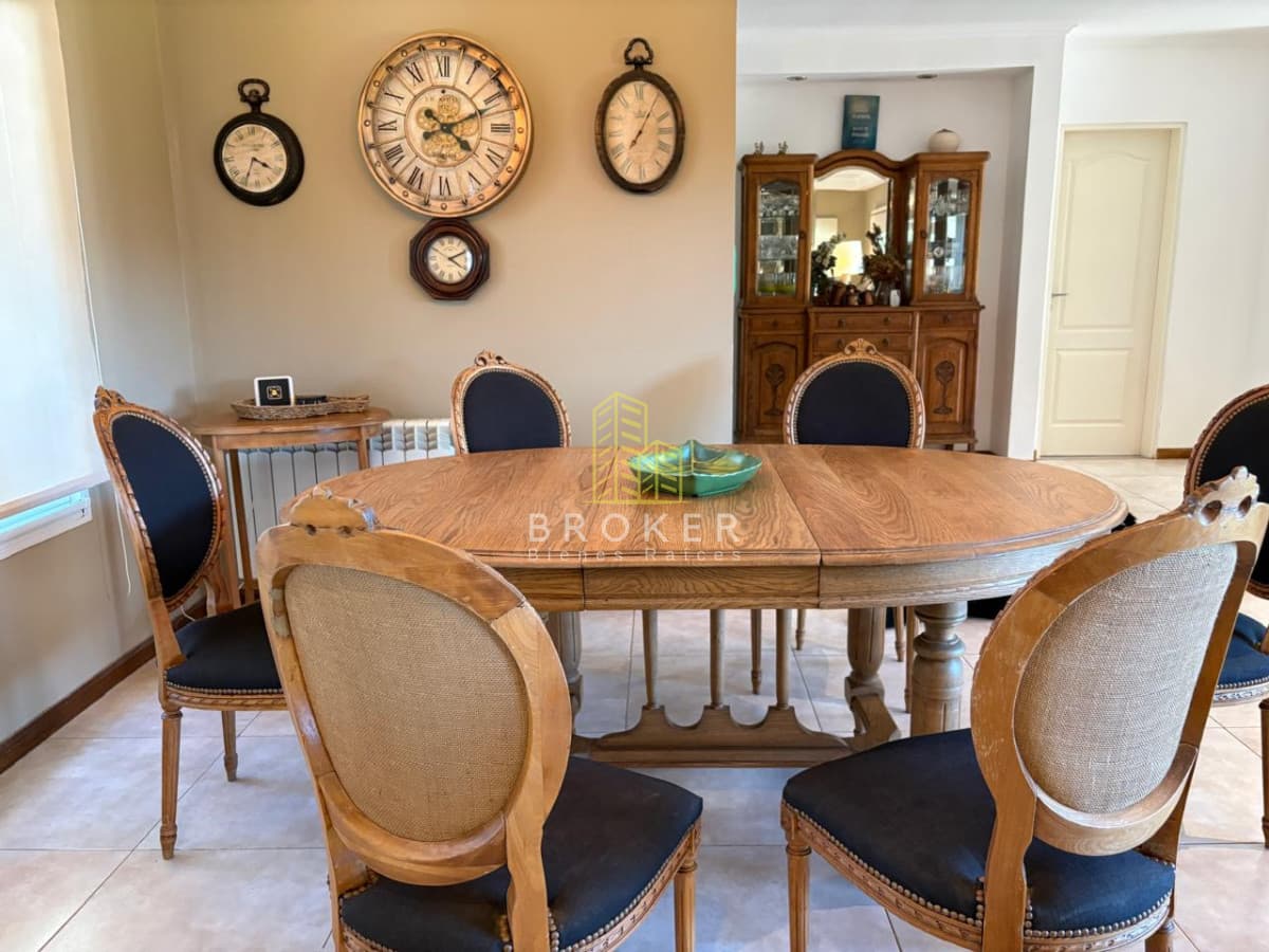 Venta Casa Haras Santa María Escobar, con parrillero, jardín y pileta
