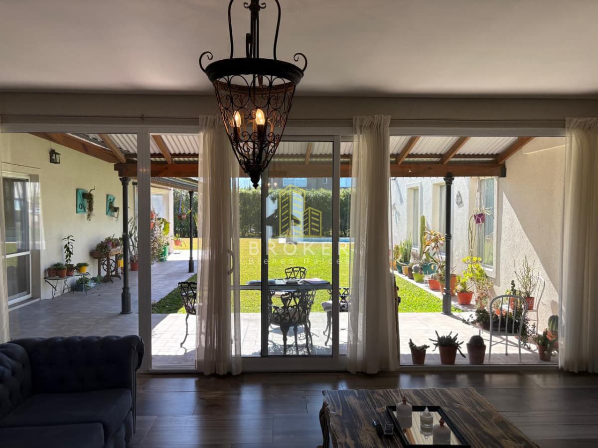 Venta Casa 3 dormitorios en Haras Santa María, Barrio Los Robles