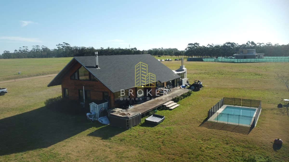 Casa en Venta en Barrio Privado 2 dormitorios Laguna de los Cisnes Punta del Este