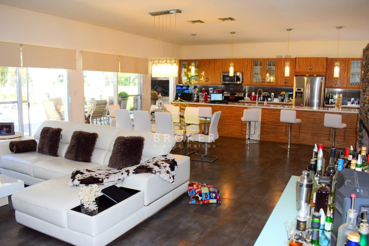 Venta Casa Pinares Punta del Este Burnett 3 suites piscina hermosa!