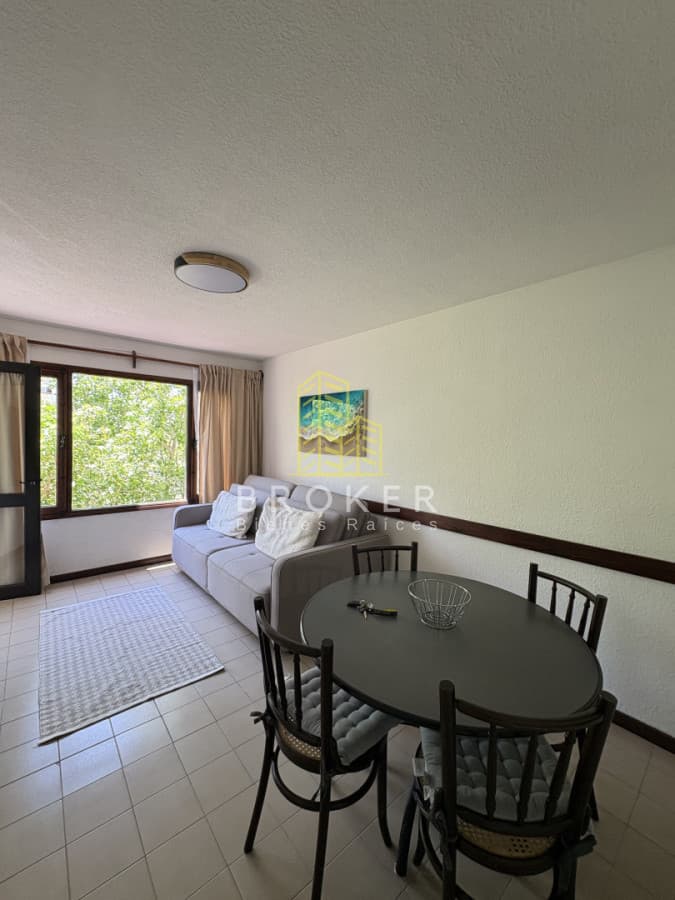 Alquiler Temporario Departamento de 1 dormitorio en La Península, Punta del Este