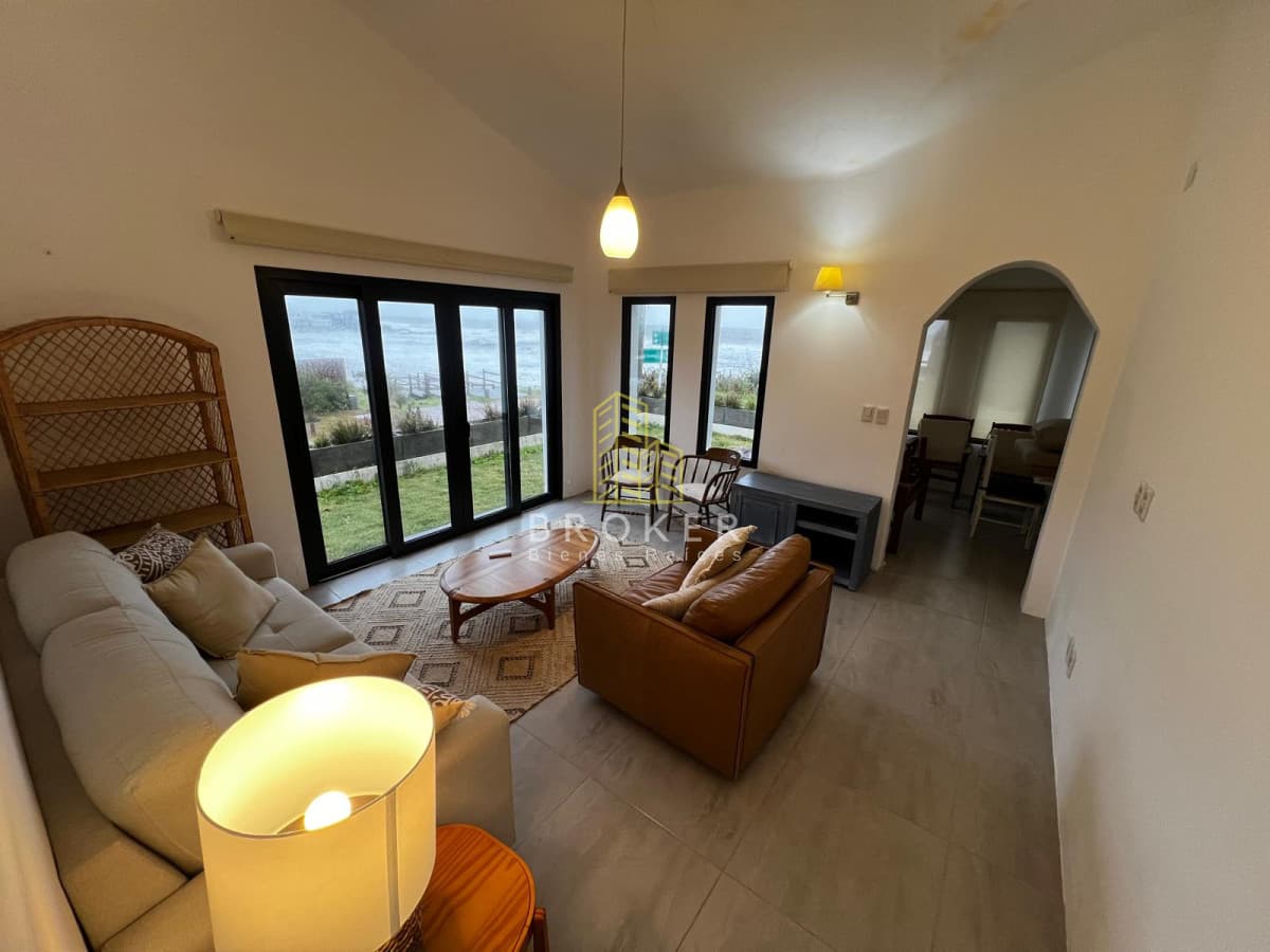 Alquiler de hermosa casa MUY bien ubicada en la barra