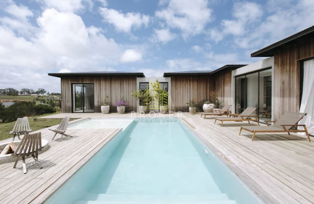 Alquiler Casa de diseño Pueblo Mío Manantiales Punta del Este