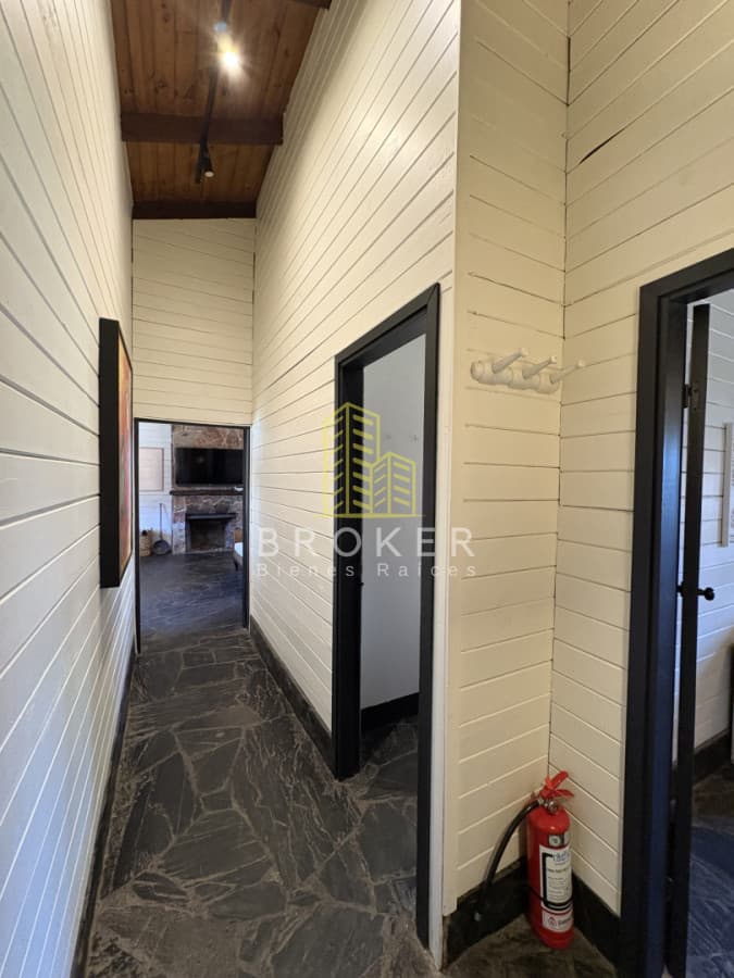 Alquiler de hermosa casa reciclada de 3 dormitorios en san rafael