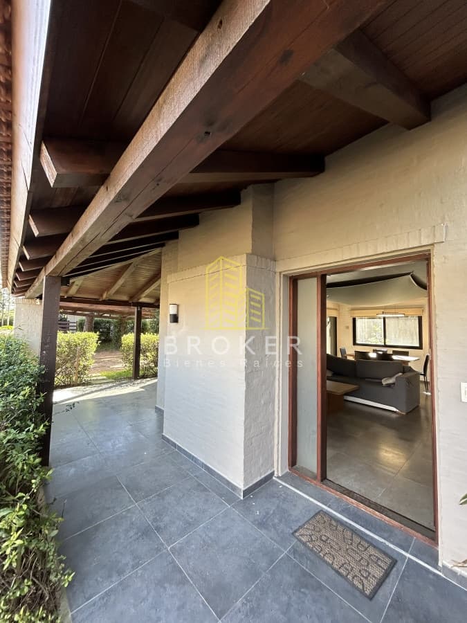 Venta de Duplex en Barrio Privado, Playa Mansa. Punta del Este, Uruguay.
