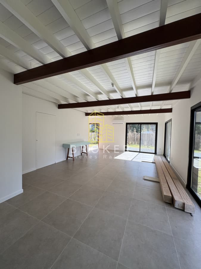Venta casa 3 dormitorios La Barra Punta del Este