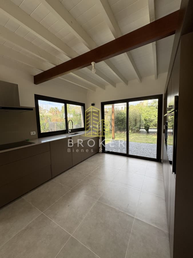 Venta casa 3 dormitorios La Barra Punta del Este