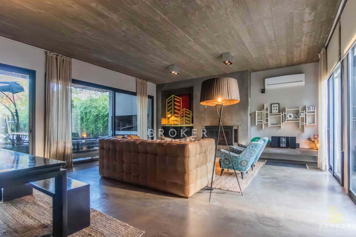 Venta Casa en La Arbolada Barrio Cerrado Punta del Este, 3 Dormitorios y servicio