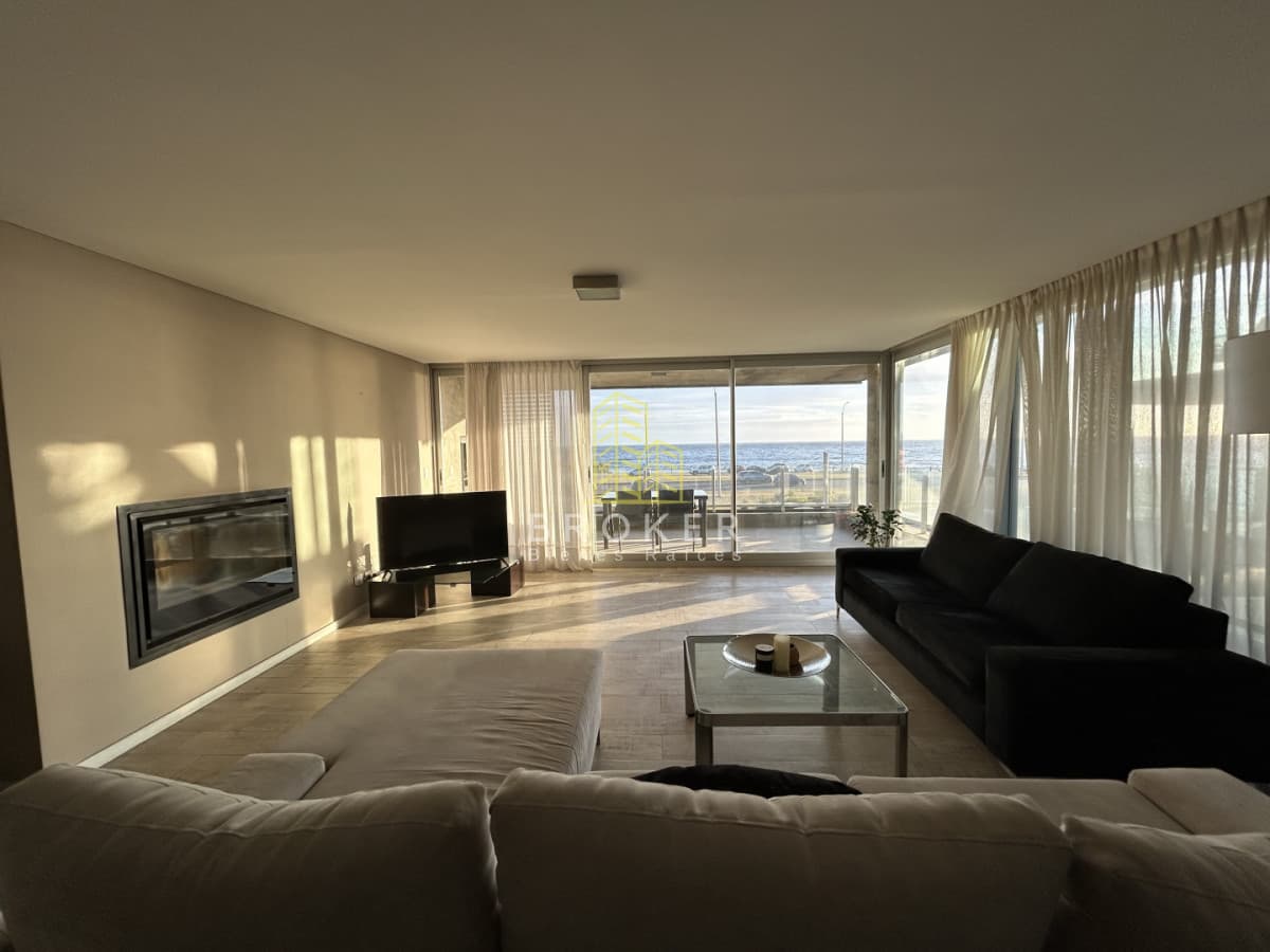 Venta Departamento tipo Casa! 3 suites frente al Mar !