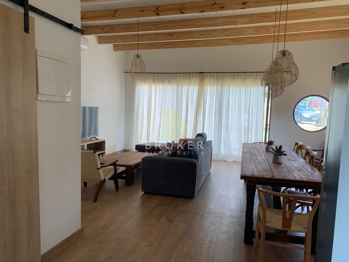 Hermosa casa en alquiler temporario de 2 dormitorios en suite, en El Chorro