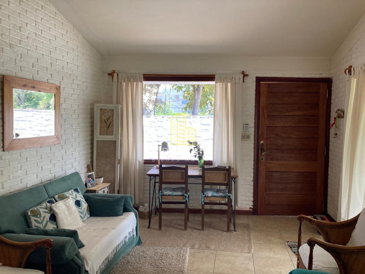 Alquiler de temporada de casa de 3 dorm + 2 baños a una cuadra de la playa en mansa