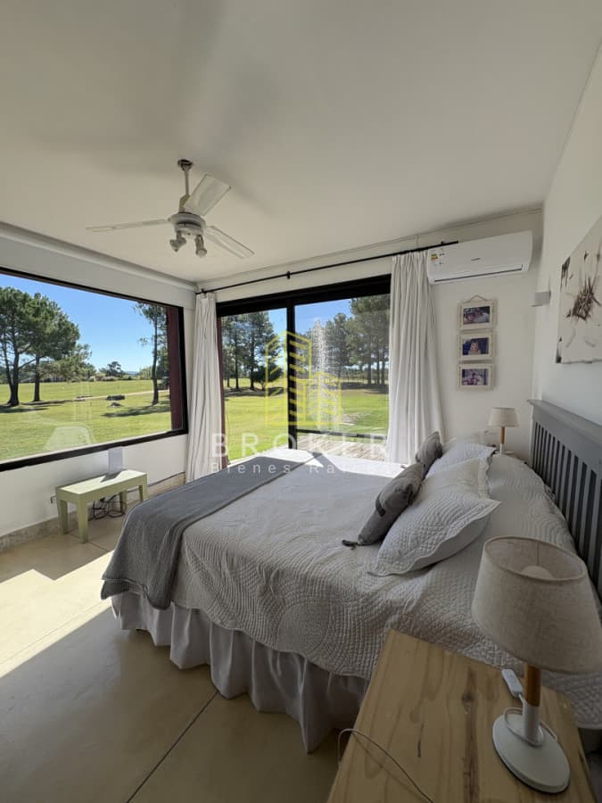 Impresionante casa de 6 dormitorios en aquiler anual