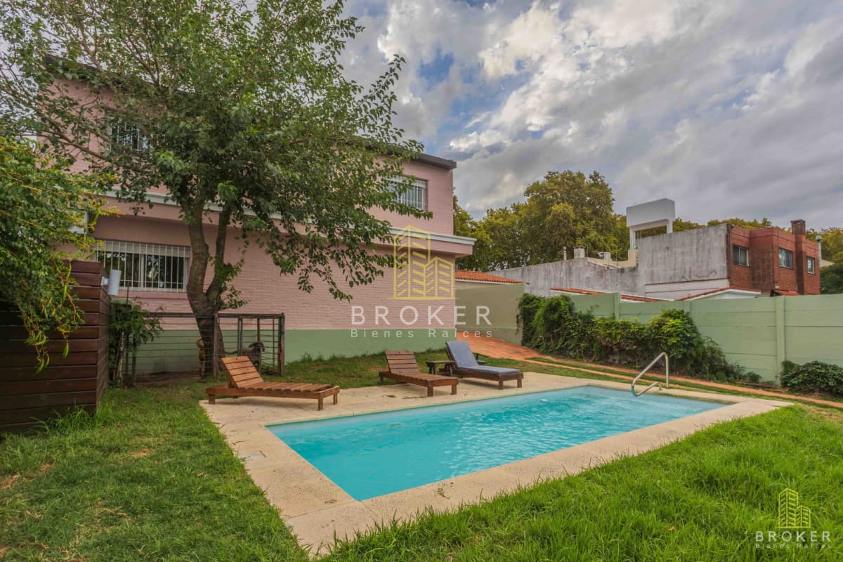 Venta de casa en Punta Gorda 4 dormitorios BROKER en Exclusiva