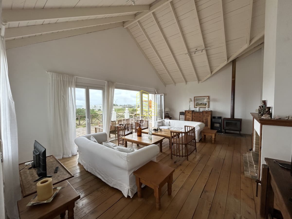 Venta y alquiler de gran casa en Montoya. Punta del Este, Uruguay.
