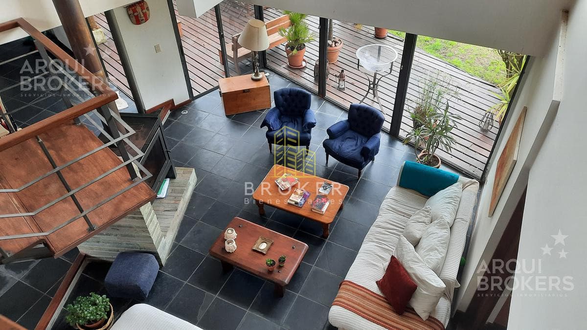 Alquiler anual e invernal de casa de 5 dormitorios en Punta del Este
